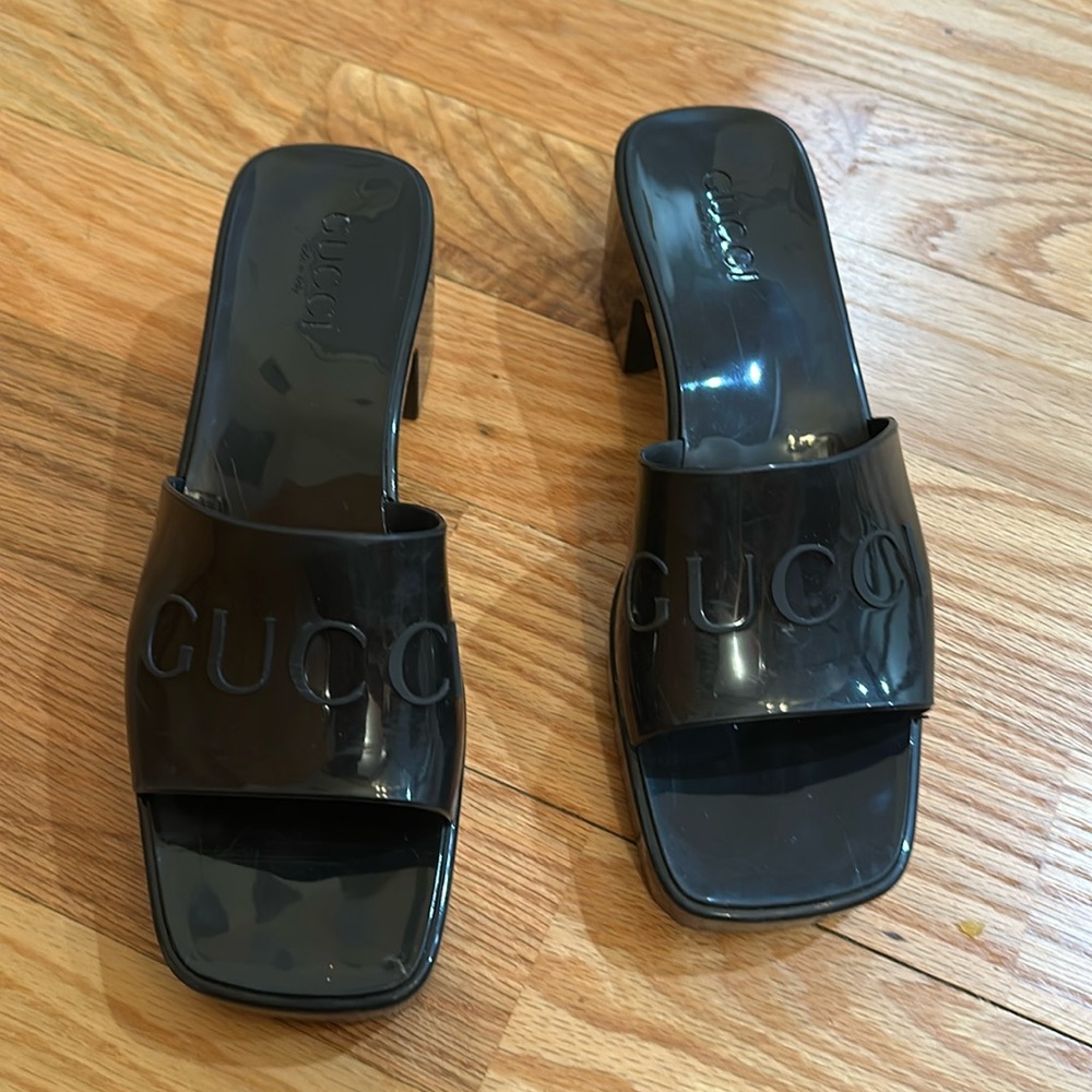 Gucci sandals